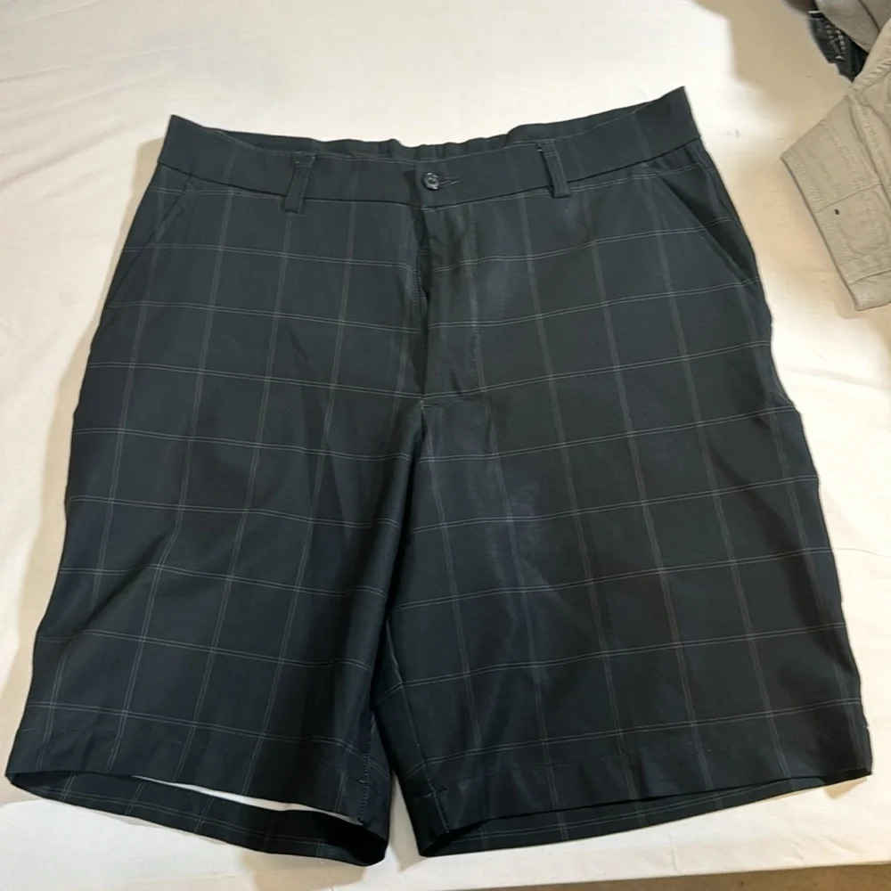 Performance (Lone Cypress) ‘Pebble Beach’ Golf shorts.